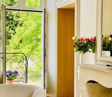 Bayeux Villa | Auxais Private Mansion