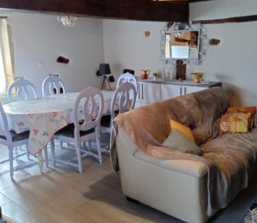 Pouilly-sous-Charlieu House | auxhirondelles