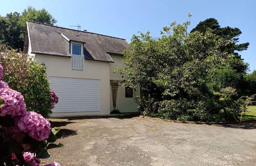 Plouezoch House | Avalon Cottage for 5 People in Morlaix Bay