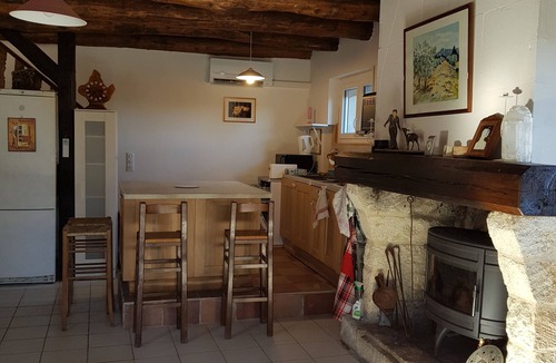 Avene House | Avène, Charming house on a green hill and calm.