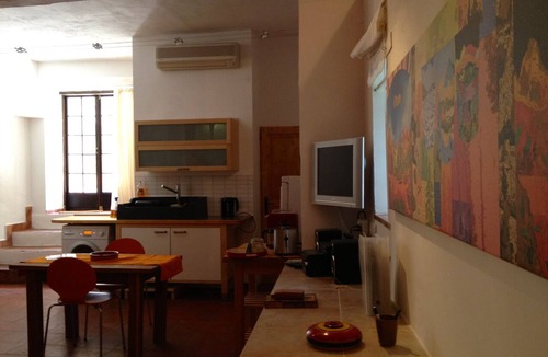 Vives Apartment | Award-winning Character Holiday Apartment in a Catalan Farmhouse (Casals)