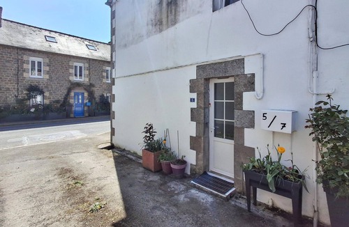 Plounevez-Quintin House | Awesome home in Plounevez-Quintin