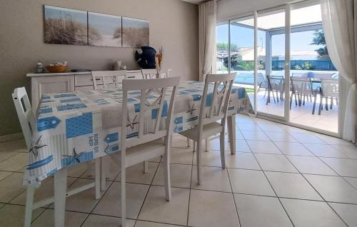 Soubise House | Awesome Home In Soubise