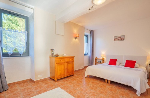 Laurac-en-Vivarais Bed & Breakfast | B&B "Fine" with Shared Terrace, Communal Garden and Wi-Fi