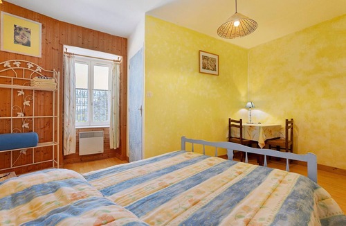 Aizac Bed & Breakfast | B&B “Le Volcan d’Aizac” – Yellow Room