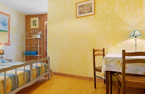 Aizac Bed & Breakfast | B&B “Le Volcan d’Aizac” – Yellow Room
