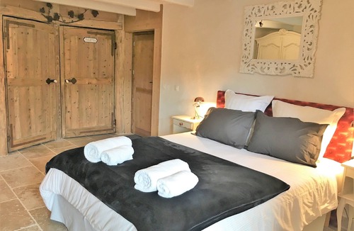 Yenne Bed & Breakfast | B&B Les Lodges de la Cascade