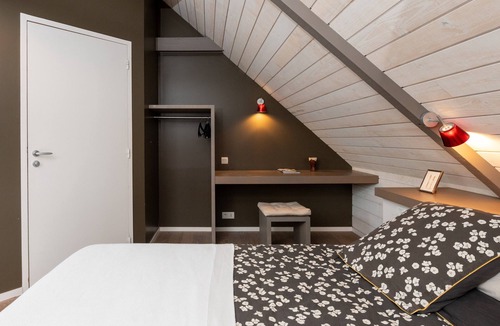 Arzano Bed & Breakfast | B&B Room 'Cassiope' with Shared Pool, Shared Terrace, and Wi-Fi
