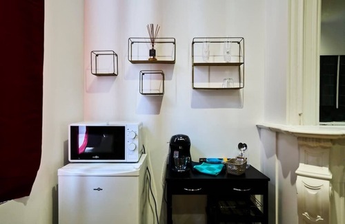 Tourcoing Apartment | Baignoire Blanéo & Sauna, 10 minutes de la gare