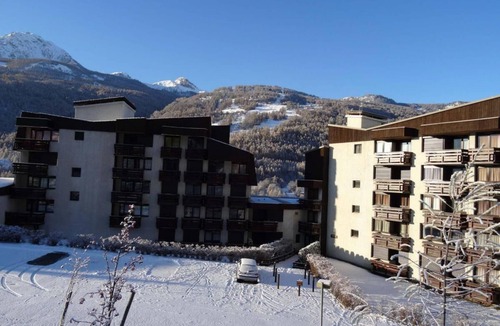 Chantemerle Apartment | Balcony, parking, tv, ski locker, 31m², Serre Chevalier