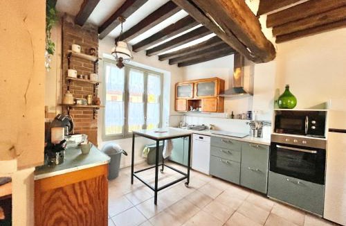 Bouhy House | Baolocation Bouhy - Idéal famille & groupe d'amis -16min Guédelon - Wifi