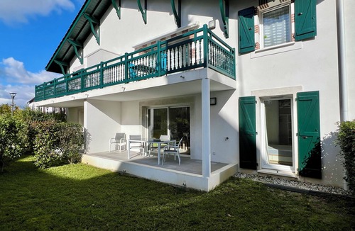 Louhossoa Apartment | BaskoParadis I Design Apt I Bed 160 I Quiet I South Terrace I Garden I Central