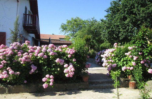 Saint-Pee-sur-Nivelle House | Basque coast near St Jean de luz charming house, sea, mountains, traditions