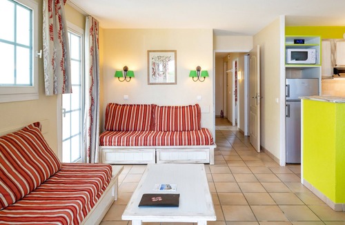 Behobie Apartment | Basque Coast Apartment with Mountain View, Shared Pool, and Private Terrace