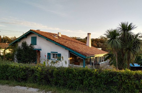 Ustaritz House | Basque villa in the countryside. Patio with a beautiful view + above-ground pool