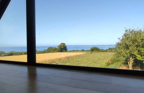 Guimaec House | Beach access house with garden. Sea view from all bedrooms and living areas