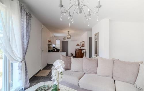 Marennes House | Beach Front Home In Marennes-Hiers-Brouage