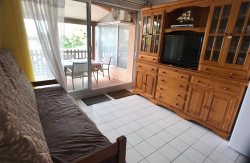 Le Barcares Apartment | Beachfront Apartment with Terrace, Sleeps 4, WiFi, Parking - Le Barcarès