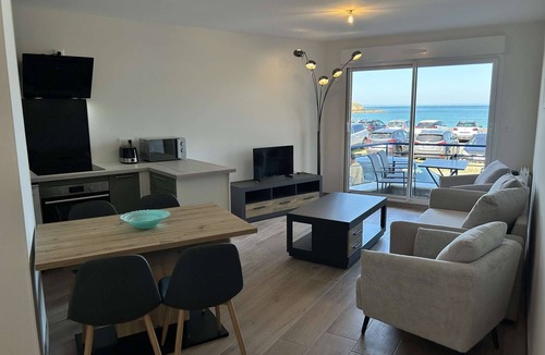 Erquy Apartment | Beachfront apartment in Erquy | 4 guests | Ref 530