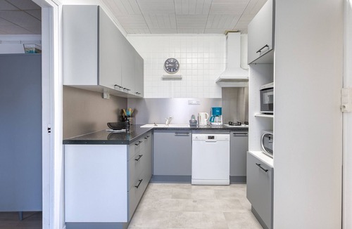 Quartier du Casino House | Beachside House with Garden, Parking, & Close to La Rochelle – Sleeps 6