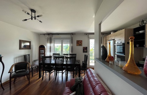 Le Bourget Apartment | Beau Appartement Très Calme Dans Résidence et Quartier Très Calme