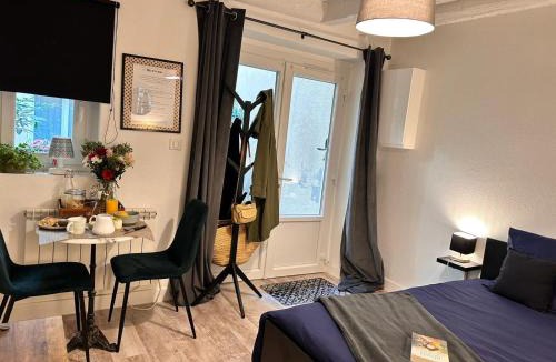 Moulins Apartment | Beau studio et sa terrasse quartier historique