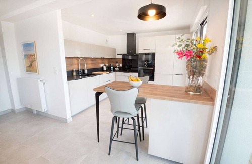 Larmor-Plage Apartment | Beautiful 2-room apartment, 200 m from the beach, by Groom*