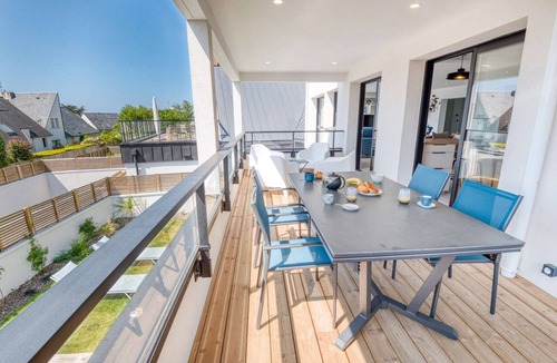 Larmor-Plage Apartment | Beautiful 2-room apartment, 200 m from the beach, by Groom*