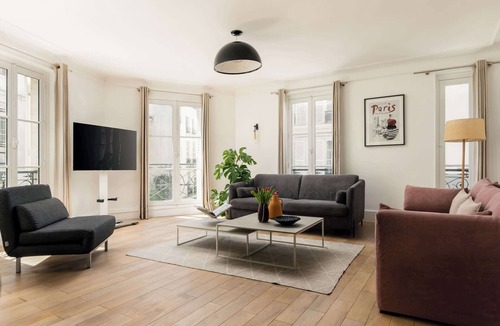 Quartier de la Monnaie Apartment | Beautiful Apartment 2 BDR 6P Saint-Germain