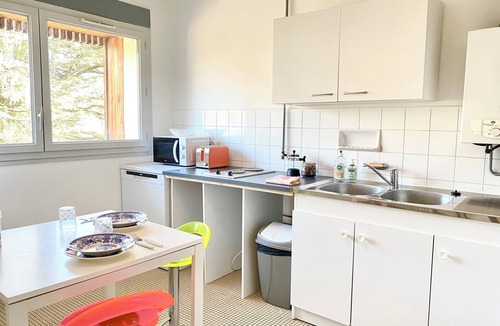 Les Serres - Vivier Apartment | Beautiful apartment in wooded residence - Parking - Ecully
