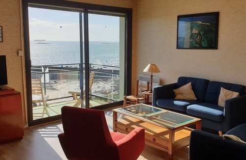 Concarneau Apartment | Beautiful apartment with sea view in Concarneau - Wi fi, balcony, private parking