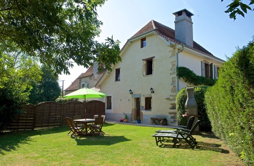 Susmiou Cottage | Beautiful countryside, 5 min walk from all amenities
