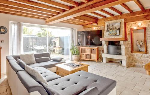 L'Etang-Bertrand House | Beautiful Home In L'étang-Bertrand