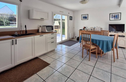 Plouguerneau House | Beautiful home in Plouguerneau with WiFi