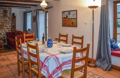 Pluduno House | Beautiful home in Pluduno with 4 Bedrooms and WiFi