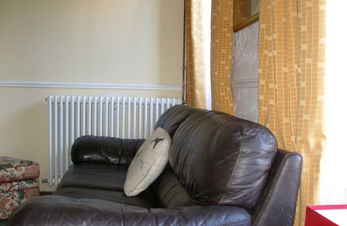 Vindefontaine House | Beautiful house with walled mature gardens in pretty village