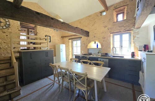 Biron Cottage | Beautiful house with private pool, Wi-Fi, and pets allowed