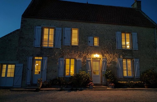 Longues-sur-Mer House | Beautiful private villa for 7 people with WIFI, TV and terrace