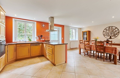 Le Vretot House | Beautiful private villa for 5 guests with WIFI, TV, patio and pets allowed