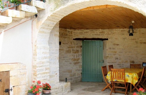 Nuzejouls Villa | Beautiful private villa with private pool, TV, terrace, pets allowed, panoramic view and parking