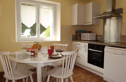 Finistere Villa | Beautiful private villa for 4 people with TV, pets allowed and parking