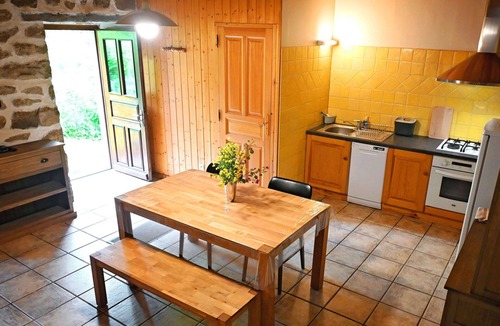 Vielprat House | Beautiful private villa for 4 people with WIFI, TV, patio, pets allowed, panoramic view and park.