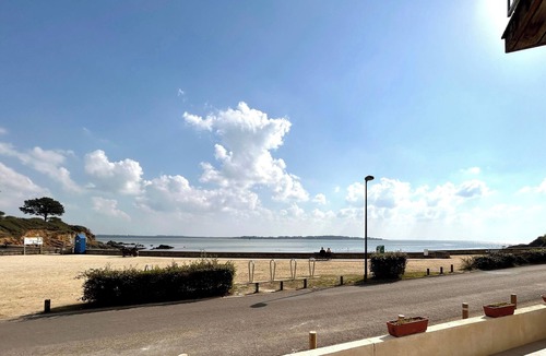 Morbihan Apartment | Beautiful sea-facing apartment
