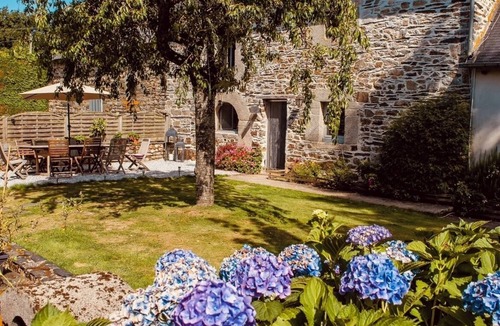Mur-de-Bretagne House | Beautiful Stone House in an Idyllic location close to Lac De Guerledan