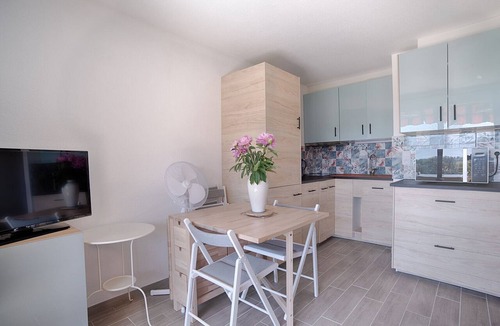 Carqueiranne Apartment | Beautiful Studio With Terrace Near The Sea!