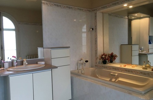 Thuir House | Beautiful villa with pool and garden