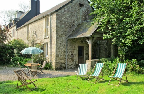 Sainte-Marie-du-Mont Villa | Beautiful villa for 4 people with WIFI, TV, terrace and pets allowed
