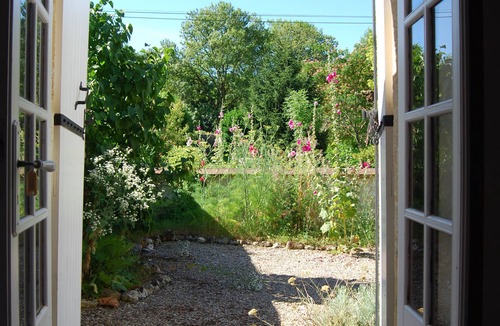 Eynesse House | Beautifully Converted French Barn near Bordeaux