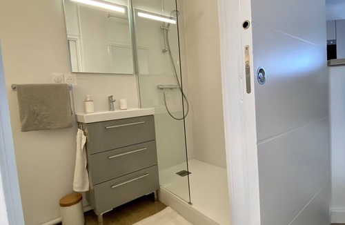 Mediterranee Apartment | 🌇Beautifully renovated T2 apartment 100 m from plage☀️🌊