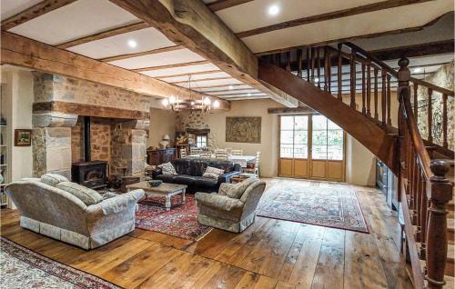 Lunac House | Beautifully Renovated Barn